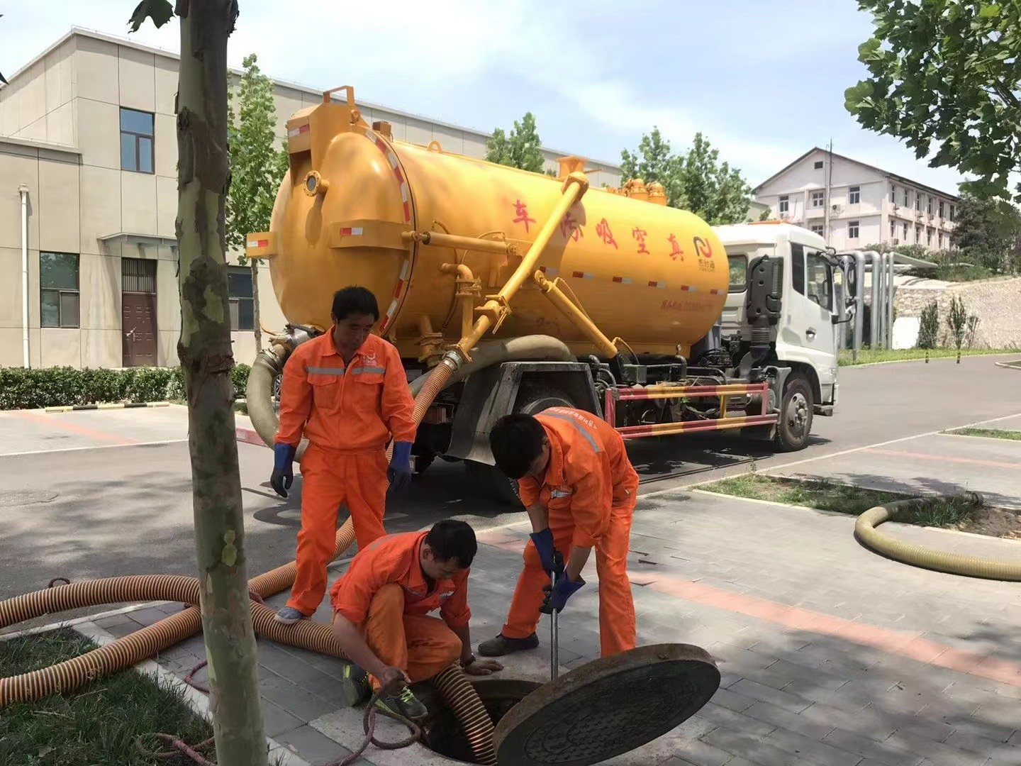 民勤化粪池清理与5-8吨吸粪车施工效率分析